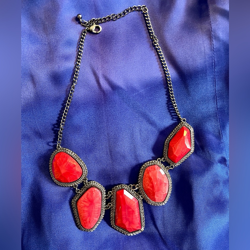 FACETED STONES NECKLACE